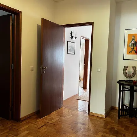Vakantiehuis Center House With Garden Cascais