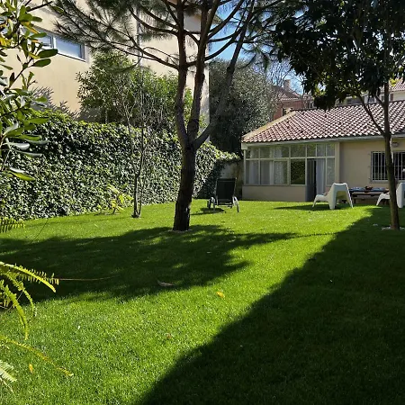 Center House With Garden Cascais